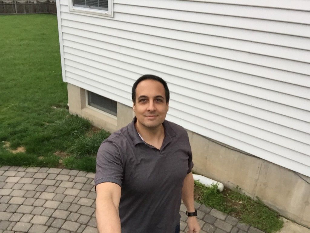 My selfie. An impressive amount of real estate can be captured when the VivaSelfie is fully extended.