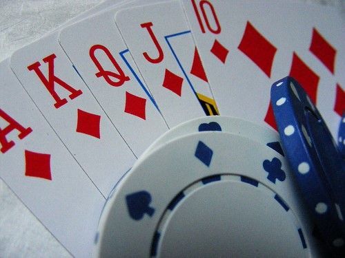 RNG adds the 'chance' element to online casino games (image courtesy of banspy).