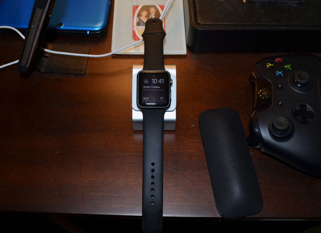 One view of the stand bedside.