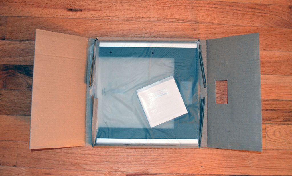 The insides of the box for the Smart Weigh Digital Scale.