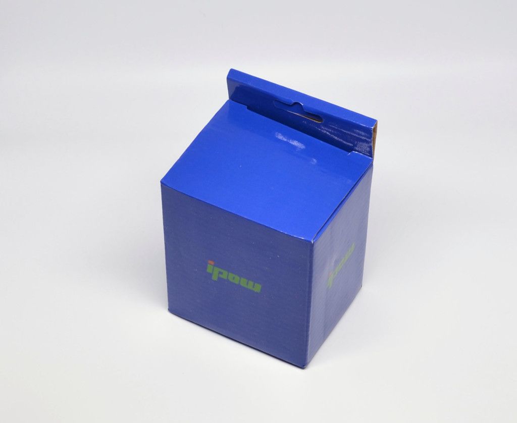 The box for the iPow Universal Car Mount.
