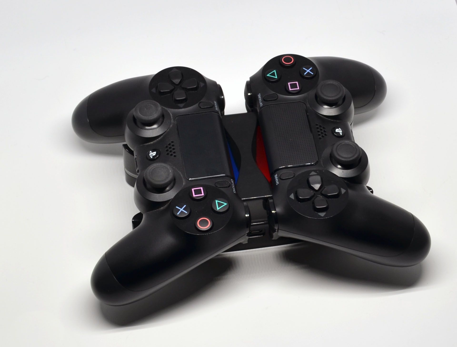 How the controllers look docked.