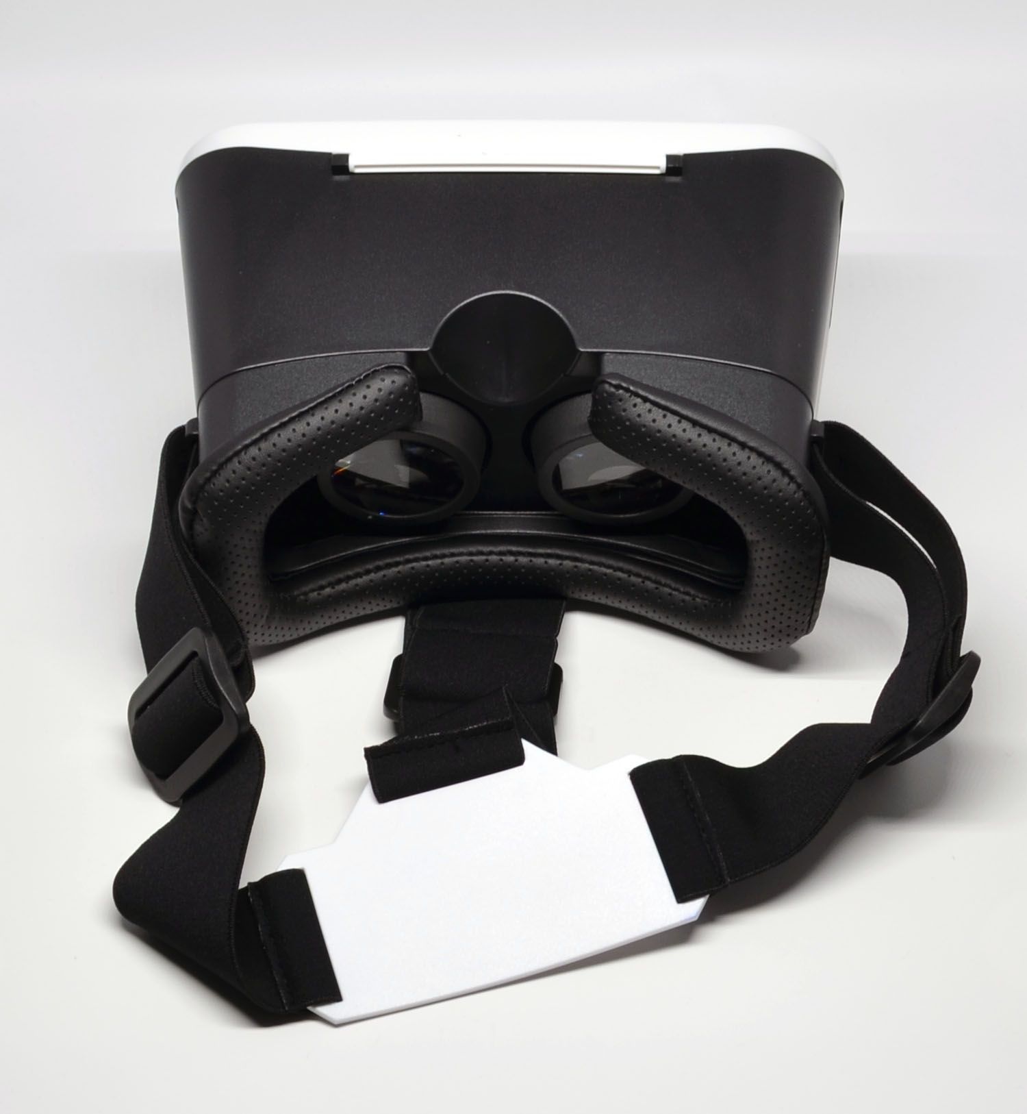 A closer look at the headset.