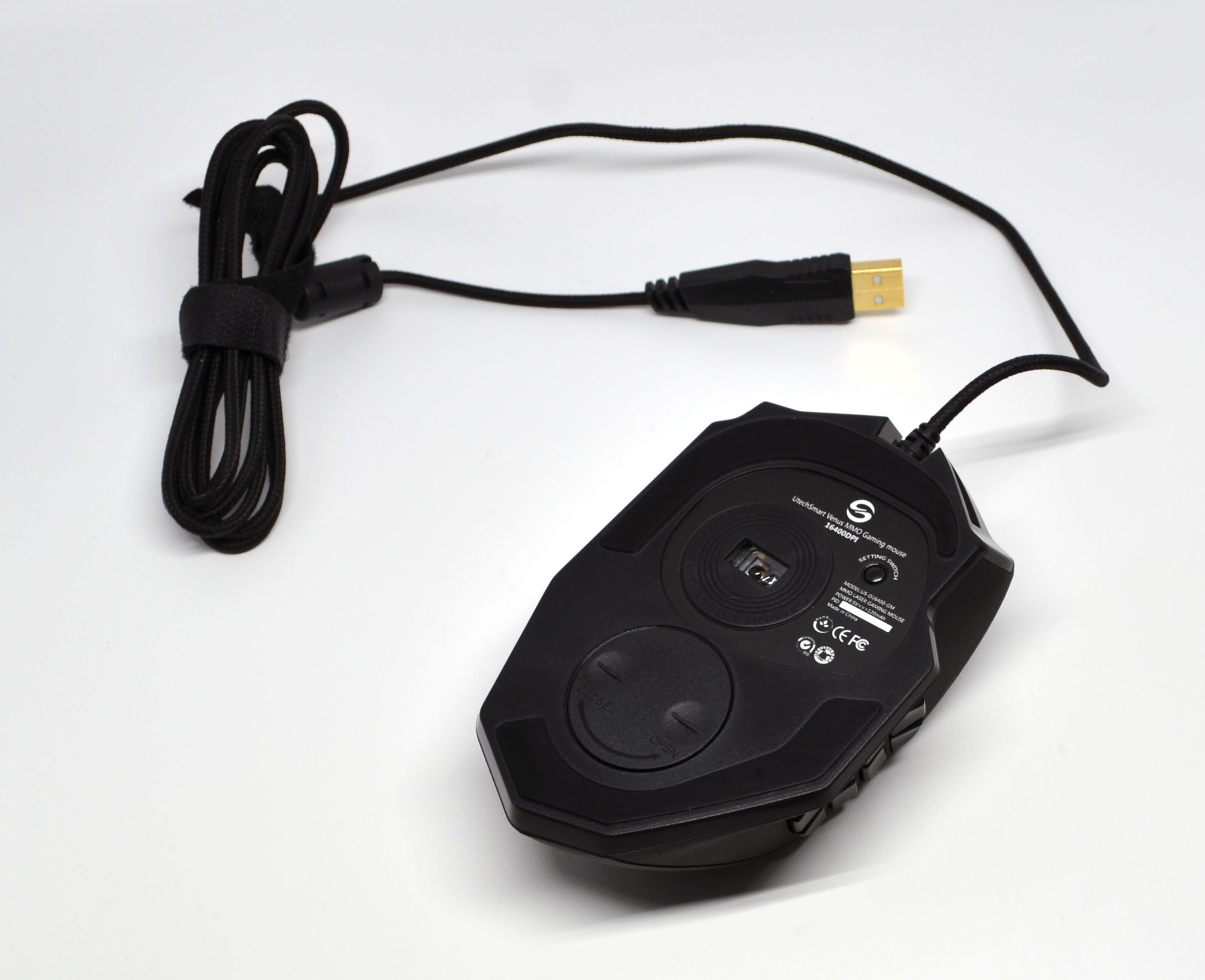 A closer look at the bottom of the mouse.