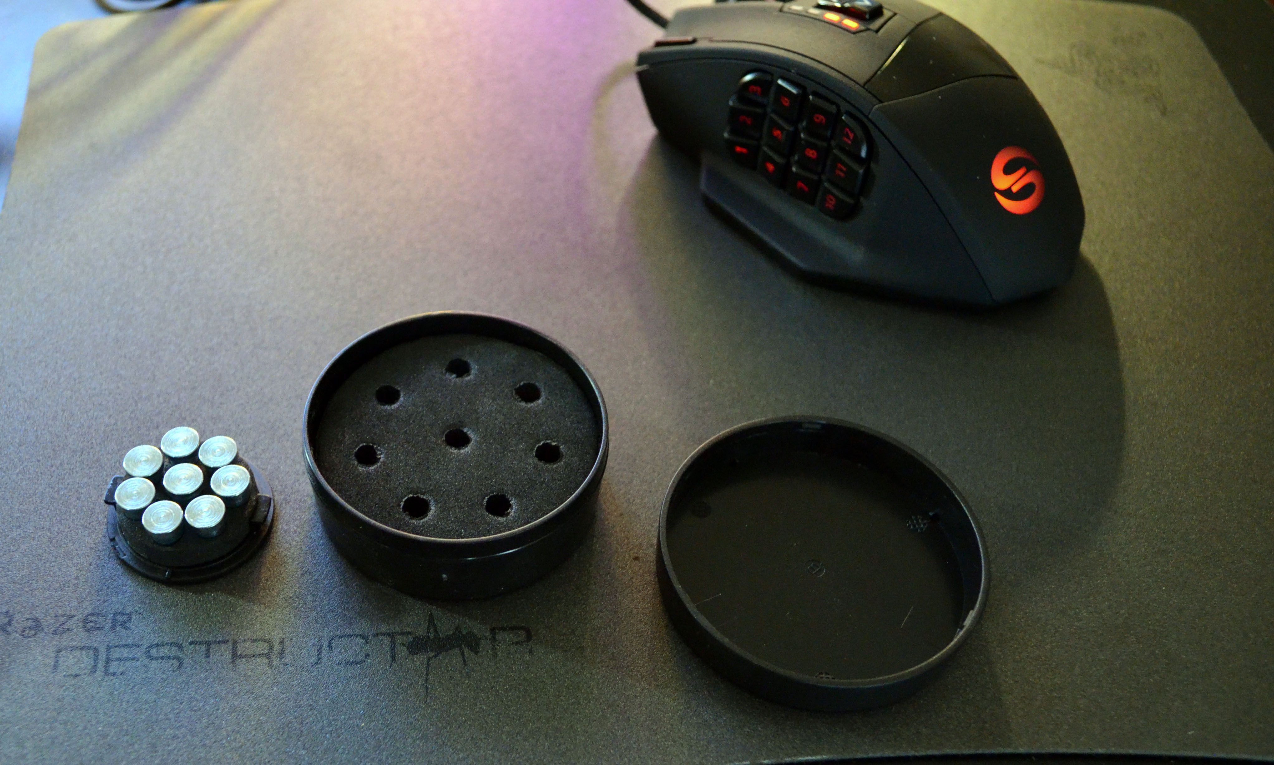 Choose what weights, if any, to put in the weight case.