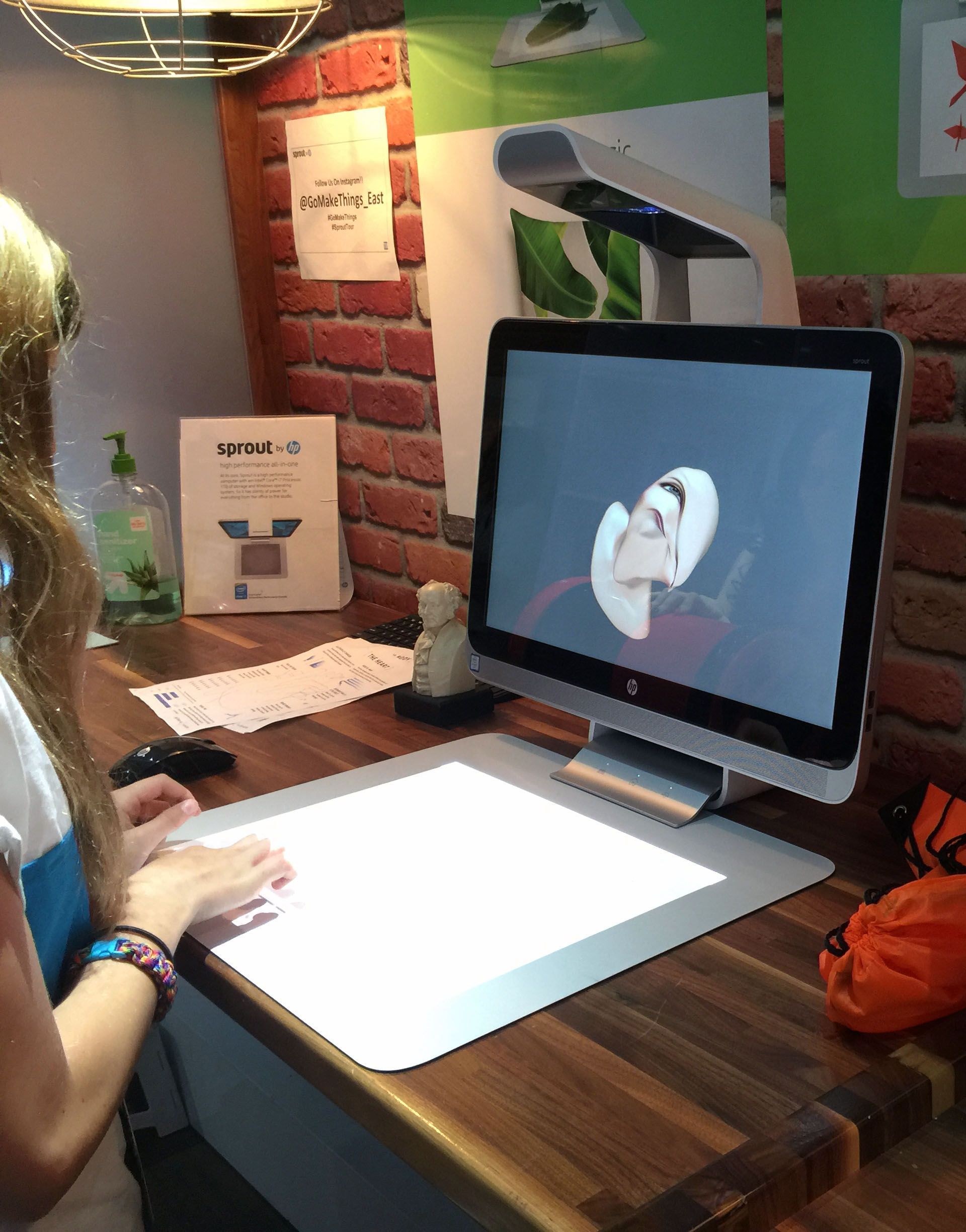 There were lots of different apps and experiences to try out at the HP trailer.