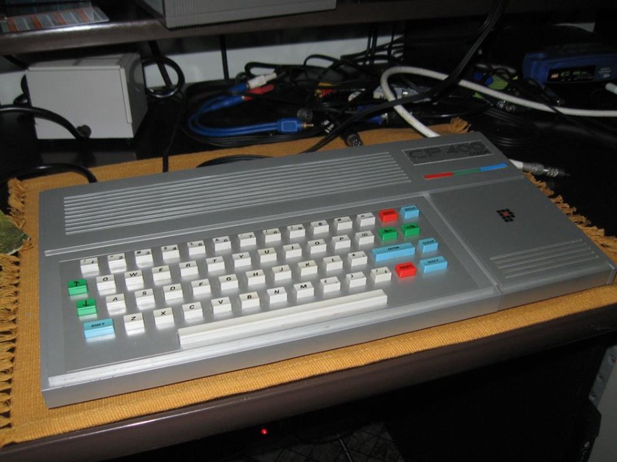 A Brazilian CoCo clone (photo by Daniel Campos). Note the similarity to the Timex TC/TS2068 computers. Mold re-use was a relatively common practice, particularly in Brazil.
