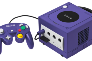 Image by Evan-Amos. Source: https://en.wikipedia.org/wiki/GameCube#/media/File:GameCube-Console-Set.png