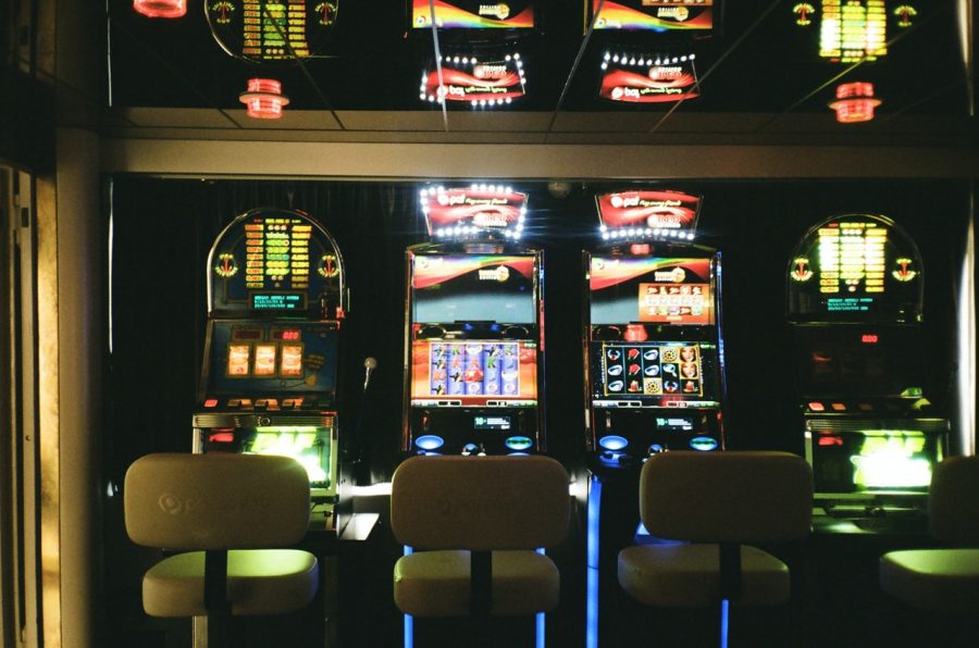 The history of slots: from land-based machines to online casinos