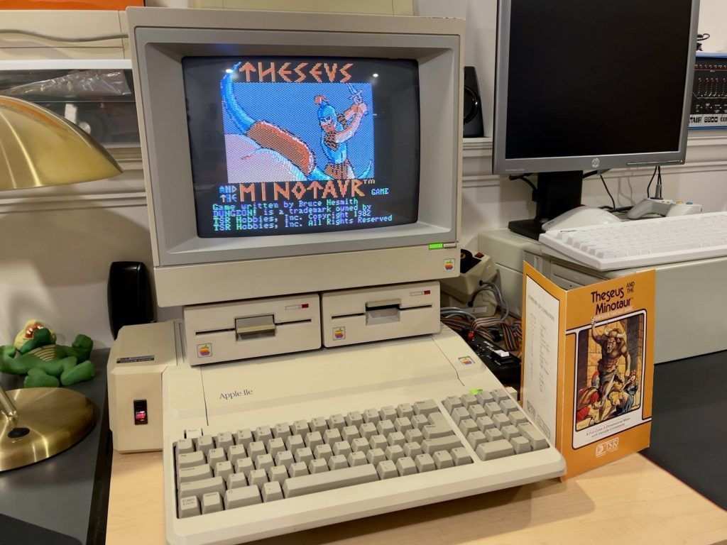 Theseus and the Minotaur (TSR, 1982, Apple II)