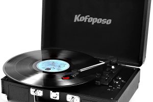 Review: Kofoposo Suitcase Vinyl Record Player with Bluetooth and USB