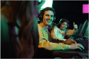 pc gamers having fun together