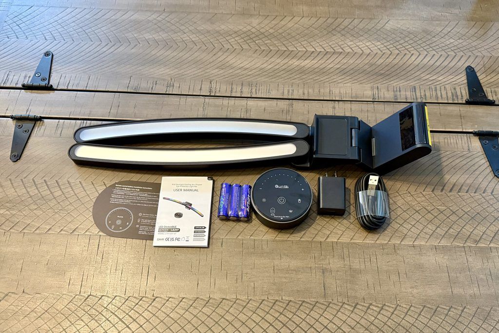 Quntis Monitor Light Bar package contents.