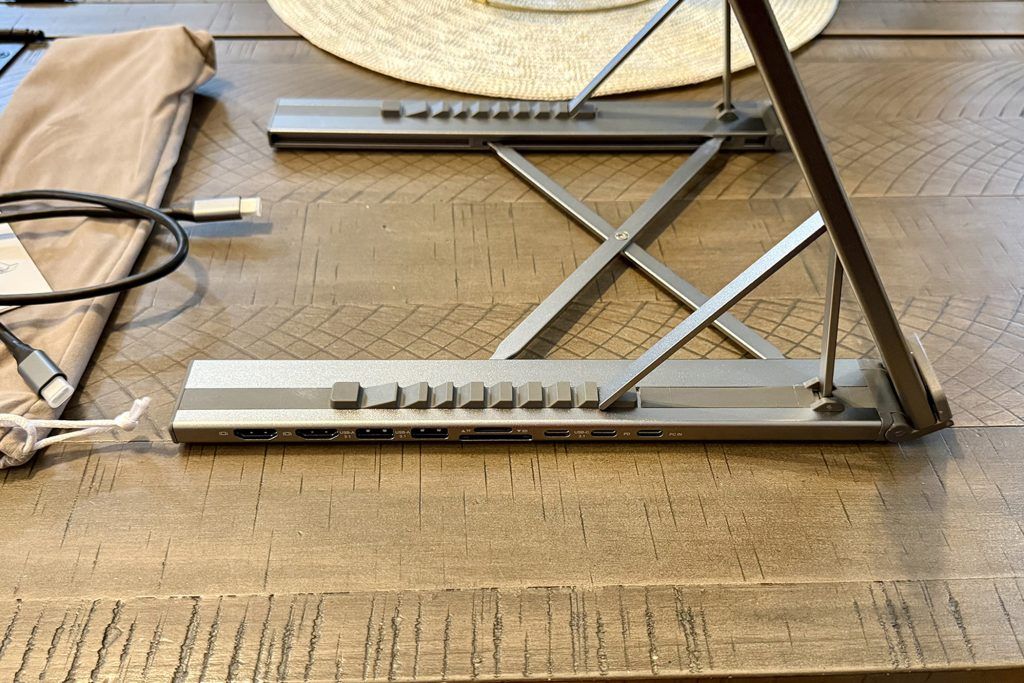 Mukiya 9 in 1 USB-C Laptop Stand